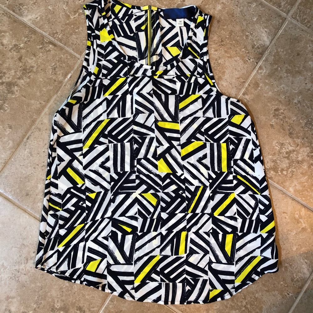 Thin, summer tank! Vibrant colors. Size Medium.
